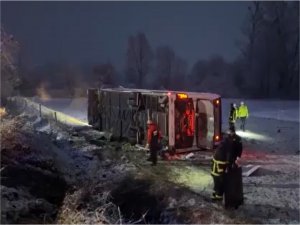 Kastamonuda yolcu otobüsü devrildi: 6 ölü, 33 yaralı  