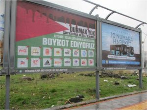 Diyarbakırda billboardlara boykot ürünleri asıldı  