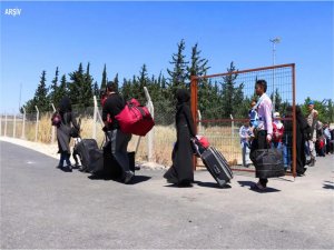 Türkiyedeki Suriyelilerin ülkelerine ziyaretleri askıya alındı  