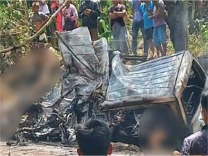Filipinlerde meydana gelen trafik kazasında 17 kişi öldü  