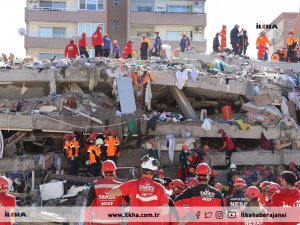 117 kişinin hayatını kaybettiği İzmir depreminin yıl dönümü