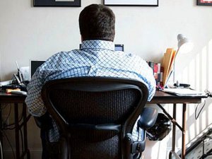 Tablet ve telefon kullanımı kamburluğu arttırdı