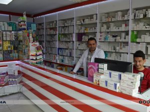 Eczanelerde devam eden ilaç sıkıntısından hastalar ve eczacılar mağdur