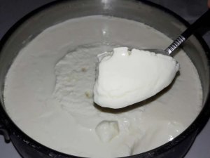 Yoğurdun yeşil suyunu dökmeyin
