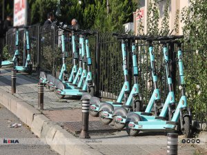 Scooter kazalarını azaltmanın yolu scooter sürücülerine ehliyet şartı getirilmesidir