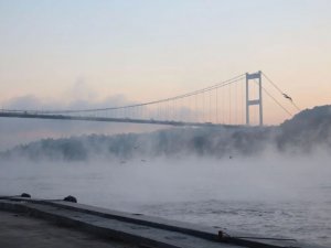 İstanbul Boğazında gemi trafiğine sis engeli