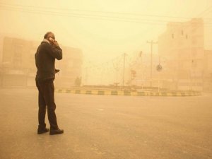 İranda hava kirliliği: Eğitim çevrim içi yapılacak