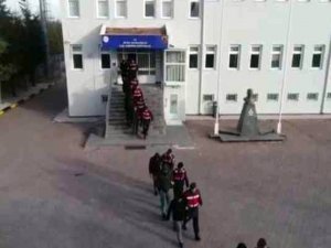 Havaya açılan ateş sonucu bir kişi hayatını kaybetti, 15 gözaltı