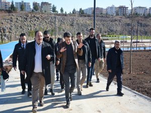 Kaymakam Çengel ve Başkan Ekinci, açılışa hazırlanan Millet Bahçesinde incelemelerde bulundu