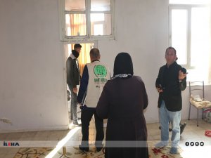 Mardin Umut Kervanından muhtaç aileye ev eşyası ve yakacak yardımı