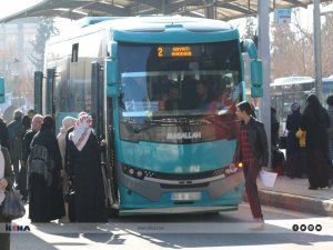 Özel halk otobüslerinin tıka basa doldurulmasına halktan tepkiler
