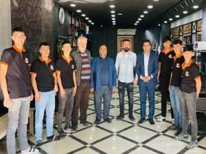 DUYARLI ESNAFLAR’DAN ENGELLİLERE JEST