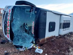 Afyonkarahisarda yolcu otobüsü devrildi: 8 ölü, 35 yaralı