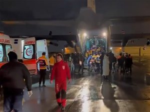Depremde yaralananlar İstanbula getirildi