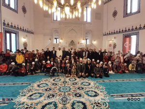 Cizre’de camiye gelen çocuklar ödüllendirildi  