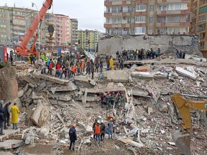 AFAD: 7,7lik depremin ardından 1117 sarsıntı meydana geldi