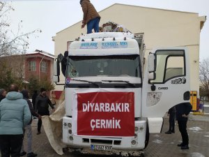Çermik halkı deprem bölgesine yardım elini uzattı