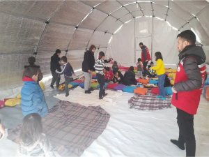 Deprem bölgesinde 2 bin 72 psikososyal hizmet personeli görev yapıyor