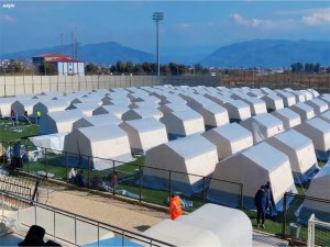 Osmaniyede çadır kentte yangın