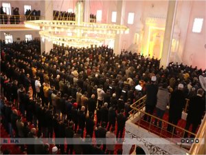 Mardinde depremde hayatını kaybedenler için gıyabi cenaze namazı kılındı