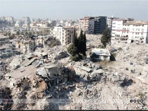 Deprem bölgesindeki İslami STKlar farklı alanlarda hizmet sunarak çalışmalarda büyük katkı sağladı
