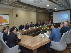 Vali Vekili Abdulhamit Mutlu başkanlığında deprem değerlendirme toplantısı yapıldı