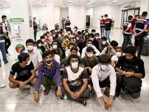 Göç İdaresi Başkanlığı sınır dışı edilen düzensiz göçmen sayısını paylaştı