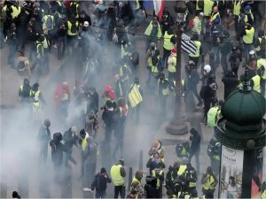 Fransadaki protestolarda gözaltı sayısı 500ü geçti