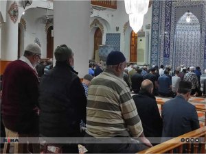 Diz ağrısı çekenler teravih namazı kılarken nelere dikkat etmeli?