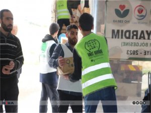 Umut Kervanı Mardin’e 1 tır gıda malzemesi bağışlandı