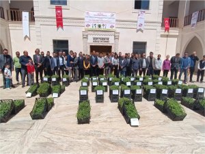 Siirtli öğrenciler okul bahçesinde sebze yetiştirmeyi öğrenecek