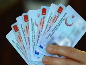 Kimliklerin ardından ehliyetlere de çip takılacak