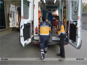 Siirtte tarım aracı devrildi: 5 yaralı