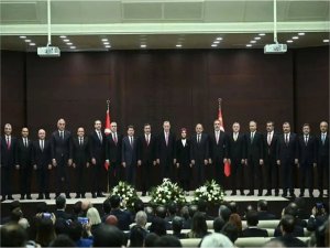 Yeni Bakanlar Kurulu, Resmi Gazetede yayımlandı  