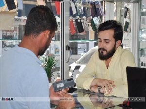 Vergi artışı cep telefonu sektörünü durma noktasına getirdi!