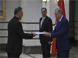 Büyükelçilerden Cumhurbaşkanı Erdoğana güven mektubu