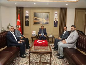 HÜDA PAR Şanlıurfa İl Başkanı Özaslandan Şanlıurfa Valisi Ayhana ziyaret