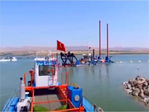Mogan Gölünden 3 milyon 500 bin metreküp çamur çıkarıldı