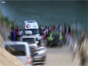 Aynı kavşakta bir saat arayla iki kaza: 2 ölü, 3 yaralı
