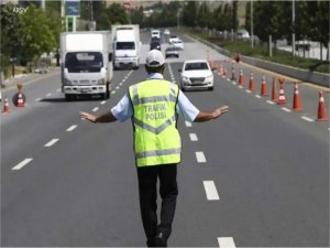 İstanbulda 15 günde 423 bin kişiye güvenlik taraması yapıldı