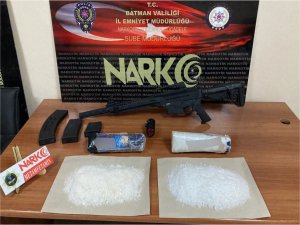 Batmanda uyuşturucu satıcısına baskın yapıldı
