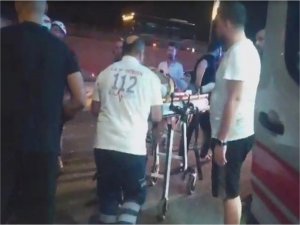 Refüje çarpan otomobil takla attı: Bir yaralı