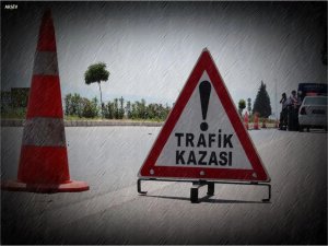 Kamyon, yolcu otobüsüne çarptı: 6 ölü, 43 yaralı