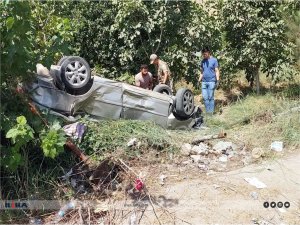 Batmanda otomobil takla attı: 3ü çocuk 5 kişi yaralandı