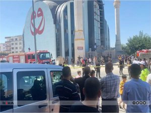 Batmanda cami iskelesi çöktü: 2si ağır 4 yaralı  