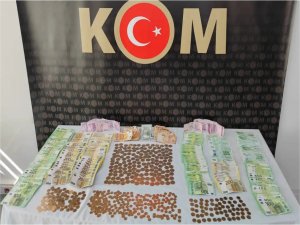 Durdurulan araçtan servet çıktı