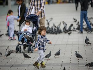 İhtiyaç sahibi ailelerin çocuklarına 587 milyon lira destek