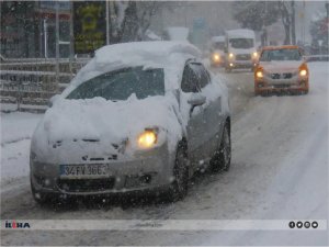 Uzmanından kışın güvenli araç kullanımı hakkında tavsiyeler!