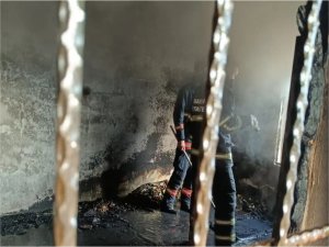 Mardin’de çıkan yangında ev kullanılamaz hale geldi