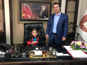 23 Nisanda koltuklar çocukların!